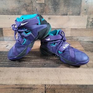 Nike Lebron James Soldier 9 776471-501 Purple Youth Basketball Shoes Size 6.5Y